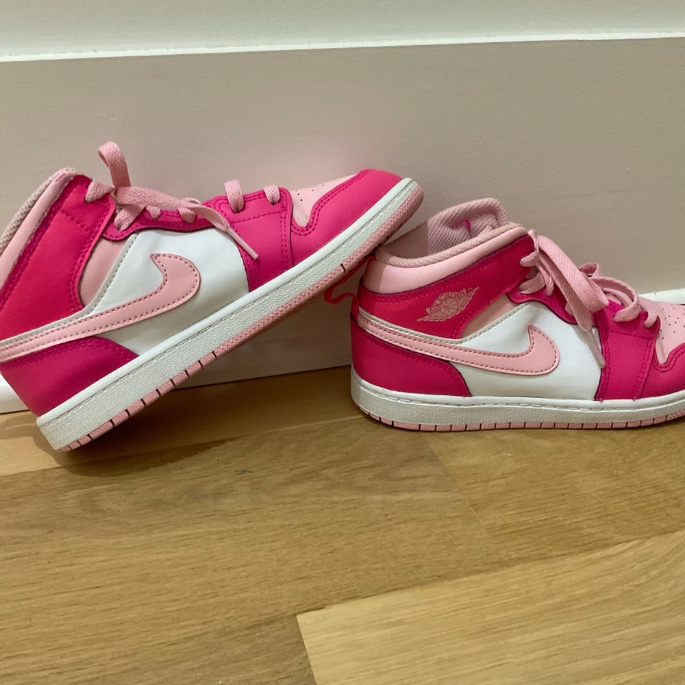Nike Pink and White Sneakers Classic Design